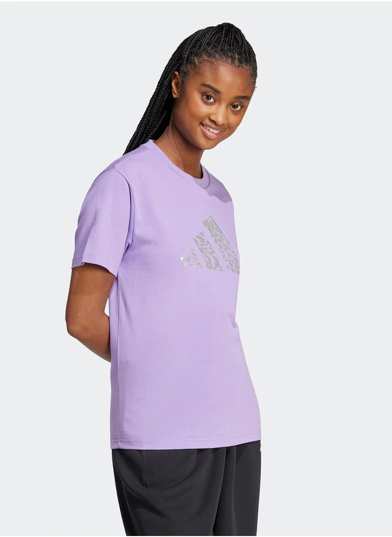 اديداس Tech Metallic Graphic T-Shirt