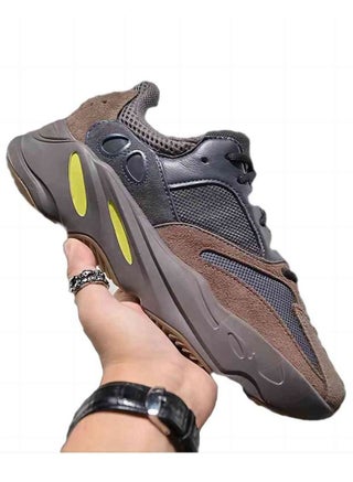 Yeezy 700 magnet Sneakers