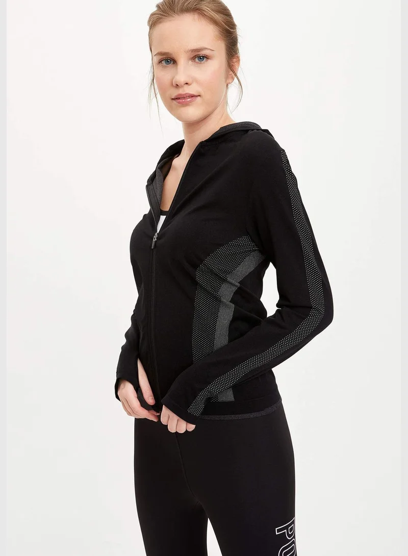 ديفاكتو Woman Athleisure Slim Fit Knitted Sweat Shirt