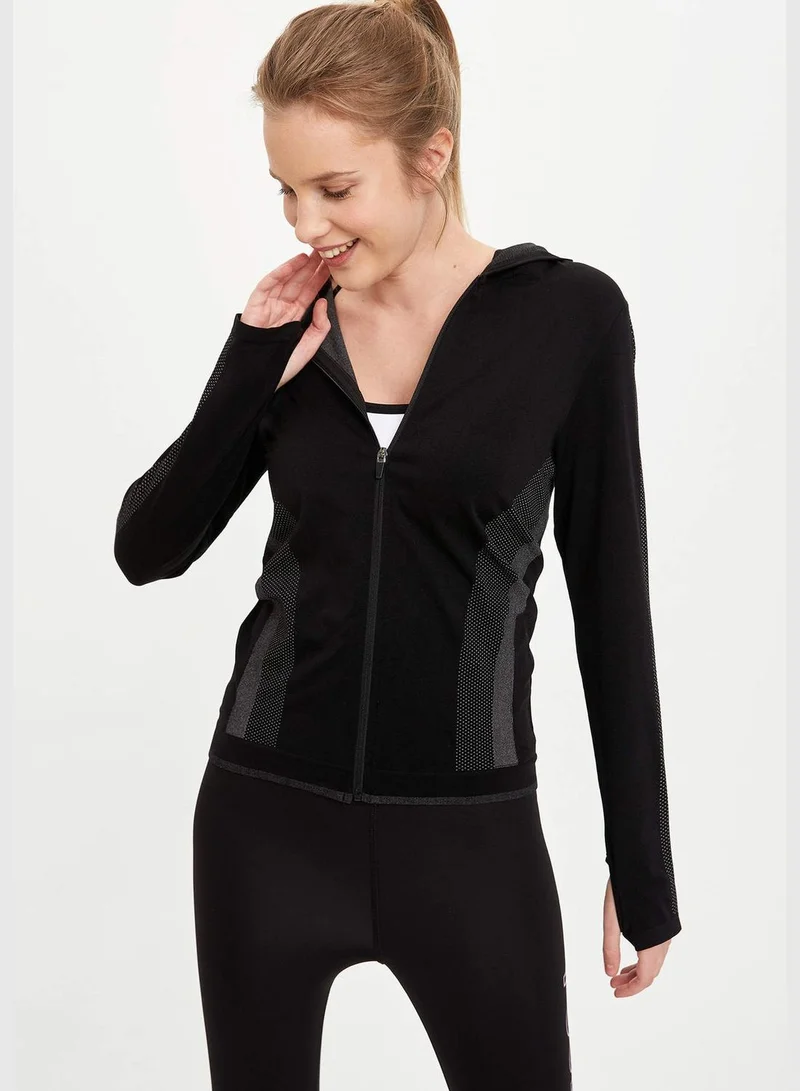ديفاكتو Woman Athleisure Slim Fit Knitted Sweat Shirt