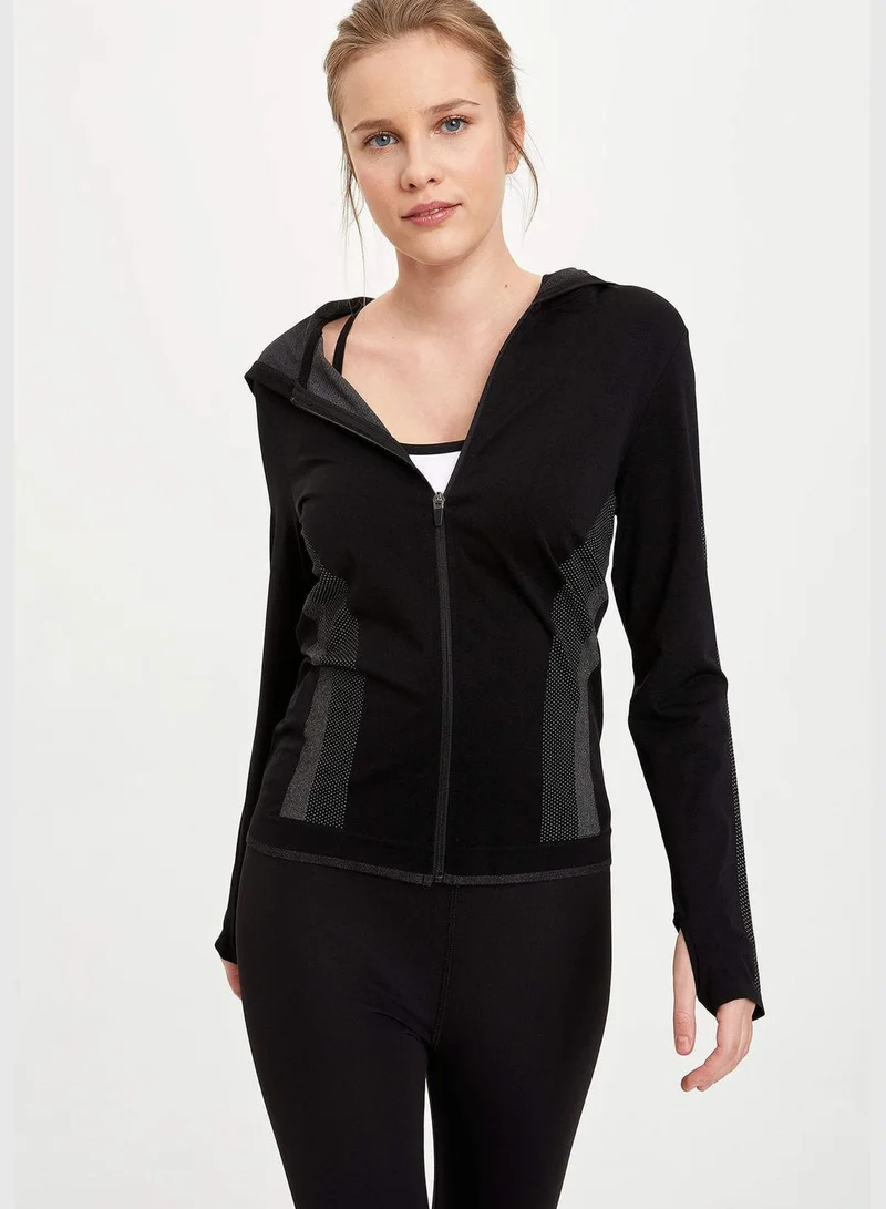 ديفاكتو Woman Athleisure Slim Fit Knitted Sweat Shirt