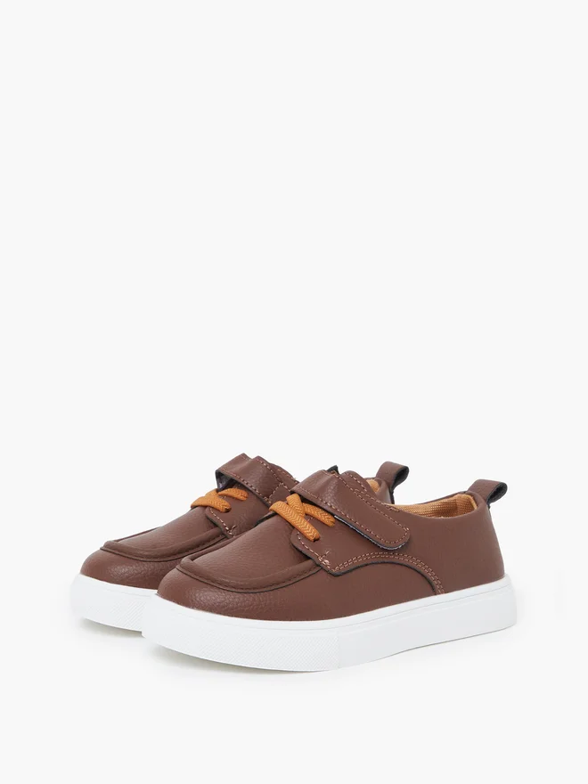 Styli Styli Boys Velcro Detail Casual Shoes