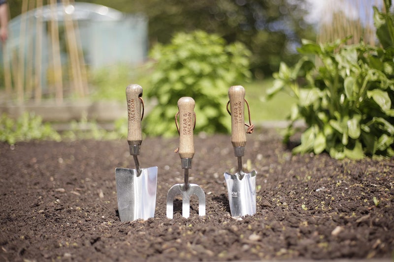 Spear  Jackson Spear & Jackson 5080TT Traditional Stainless Steel Transplanting Trowel - Image 2