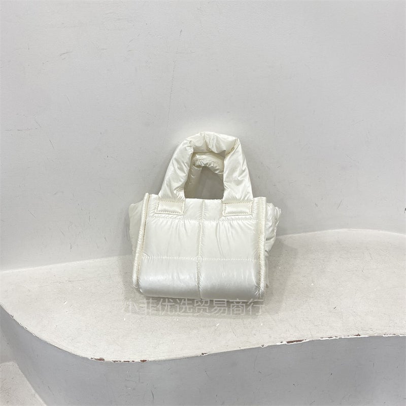 Korean Style Small Nylon Cotton-padded Jacket Handbag 2024 Autumn and Winter Fashion Niche Lightweight Crossbody High-grade Down Bag White