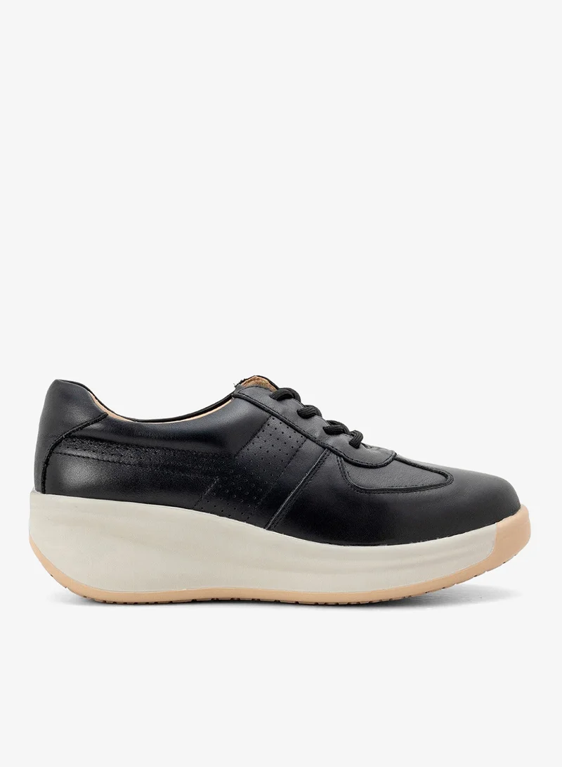 Lorianne Yennefer - Low Top Sneakers