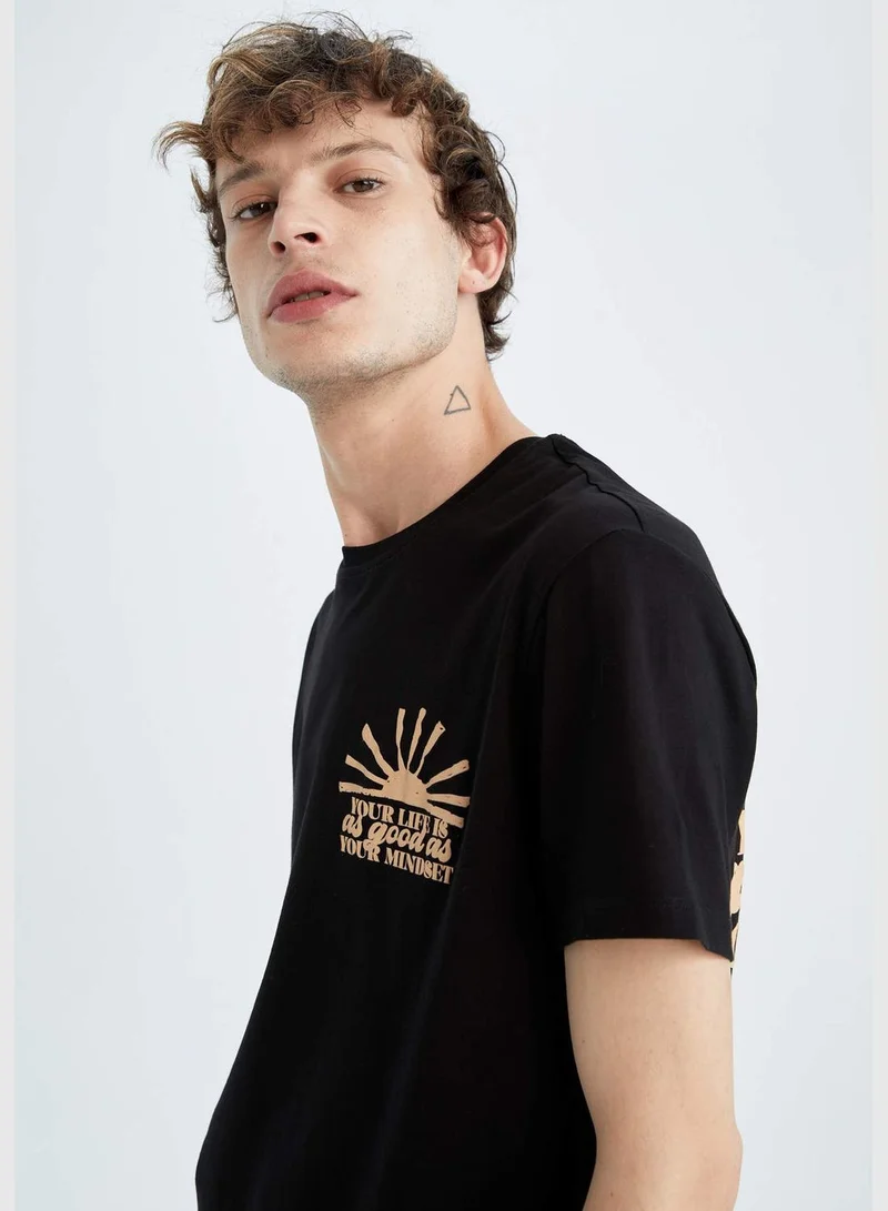 ديفاكتو Regular Fit Short Sleeve Back Print T-Shirt