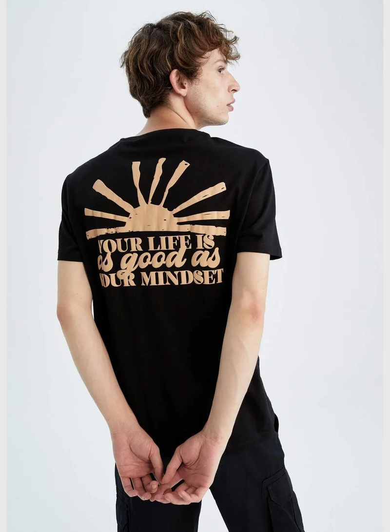 ديفاكتو Regular Fit Short Sleeve Back Print T-Shirt
