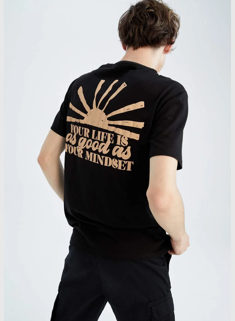 ديفاكتو Regular Fit Short Sleeve Back Print T-Shirt