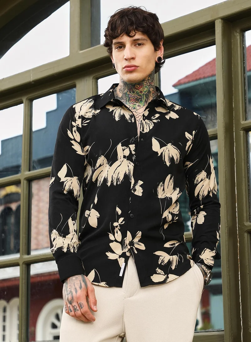 Campus Sutra Campus Sutra Men's Obsidian Black & Ecru Beige Contrast-Petalia Imprint Shirt | Spread Collar , Long Cuffed Sleeves , Button Closure , Curved Hem | Floral Print Plain | Shirt For Casual Wear