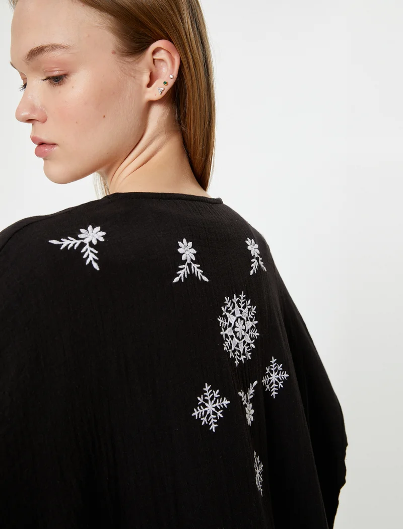 كوتون Embroidered Oversized Kimono