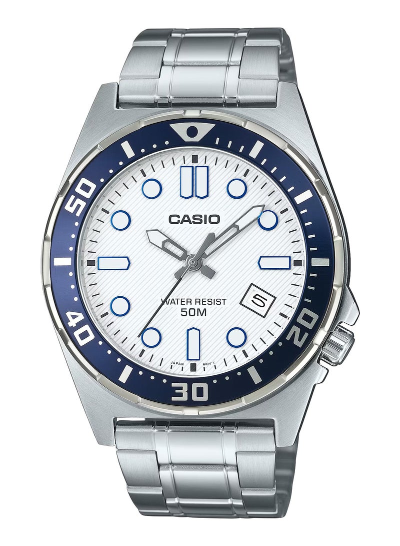 CASIO ساعة يد للرجال من الفولاذ المقاوم للصدأ بقرص أبيض تناظري كواتز MTD-135D-7AV