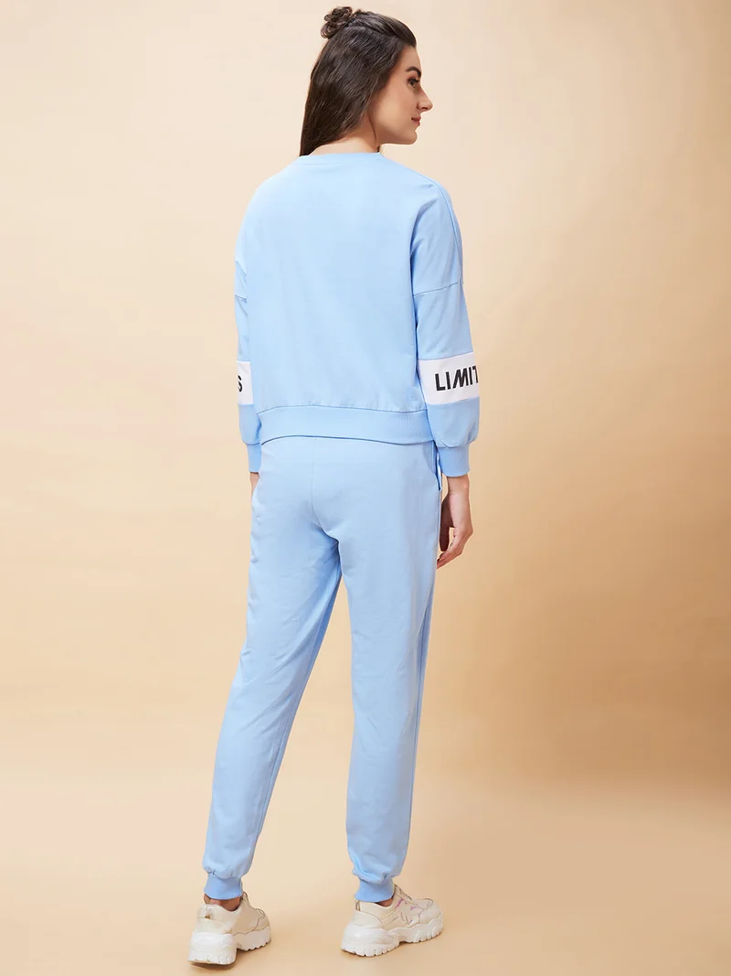 جلو باص Women Printed Casual Co-Ord Set With Sweatshirt & Jogger
