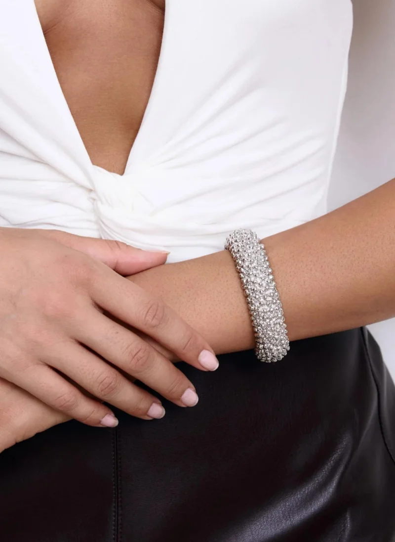 Statement adjustable bracelet w/round details silver