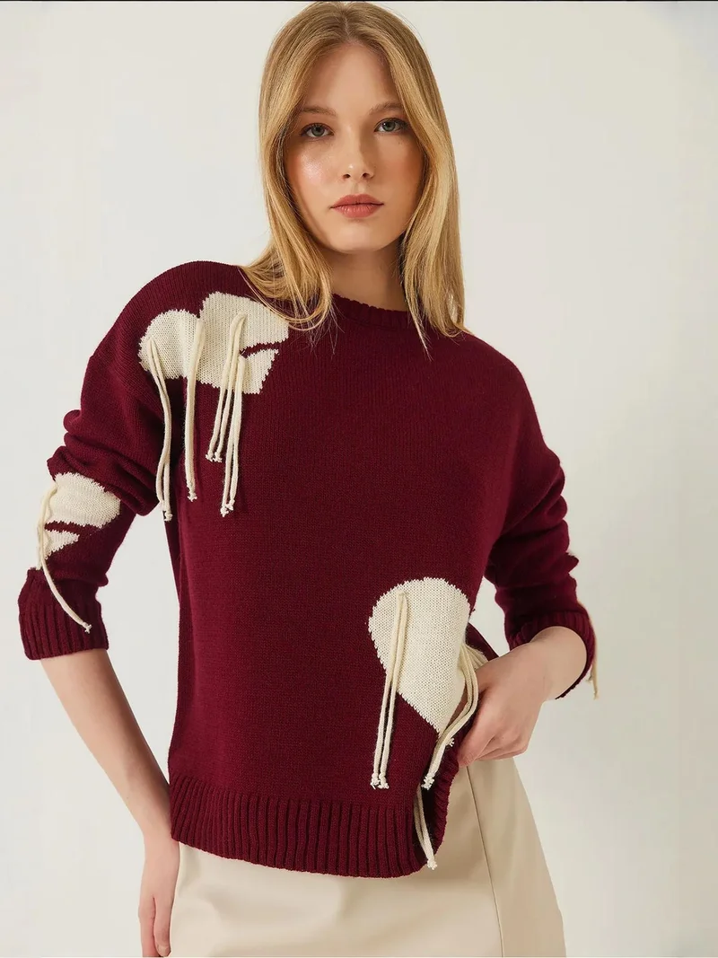 LUCCI Frilly Heart Pattern Crew Neck Sweater