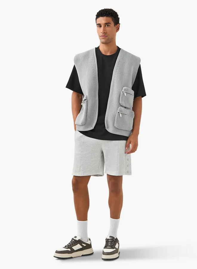 ستارتر شورت بخصر مطاطي وجيوب بتفاصيل زر البدء