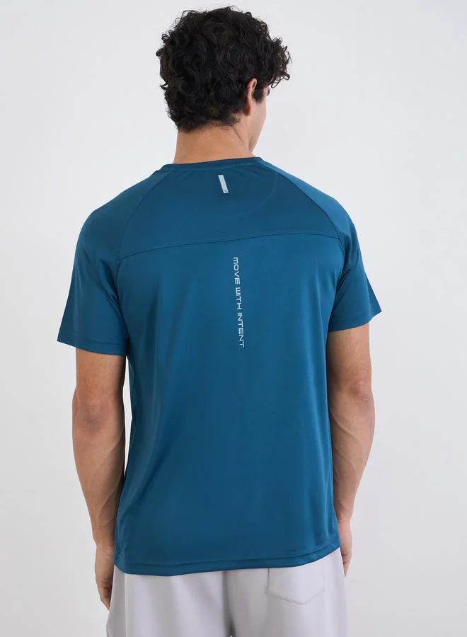 Styli  Men Back Reflective Print Raglan Sleeve Active T-Shirt for Men | Best Price UAE