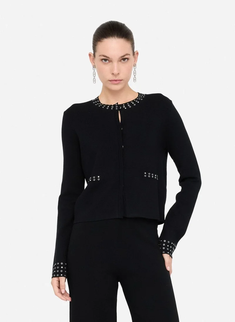 ليو جو جاكيت محبوك بأحجار كريمة