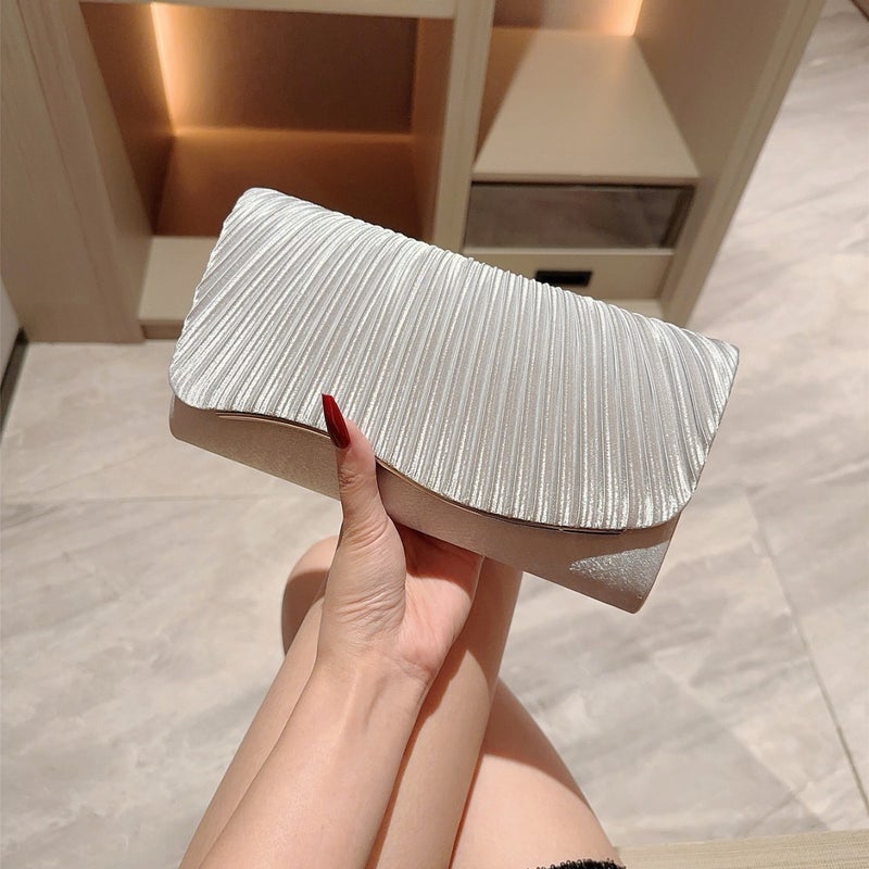 Rhinestone Crystal Handheld Cosmetic Bag for Evening Party - Image 3