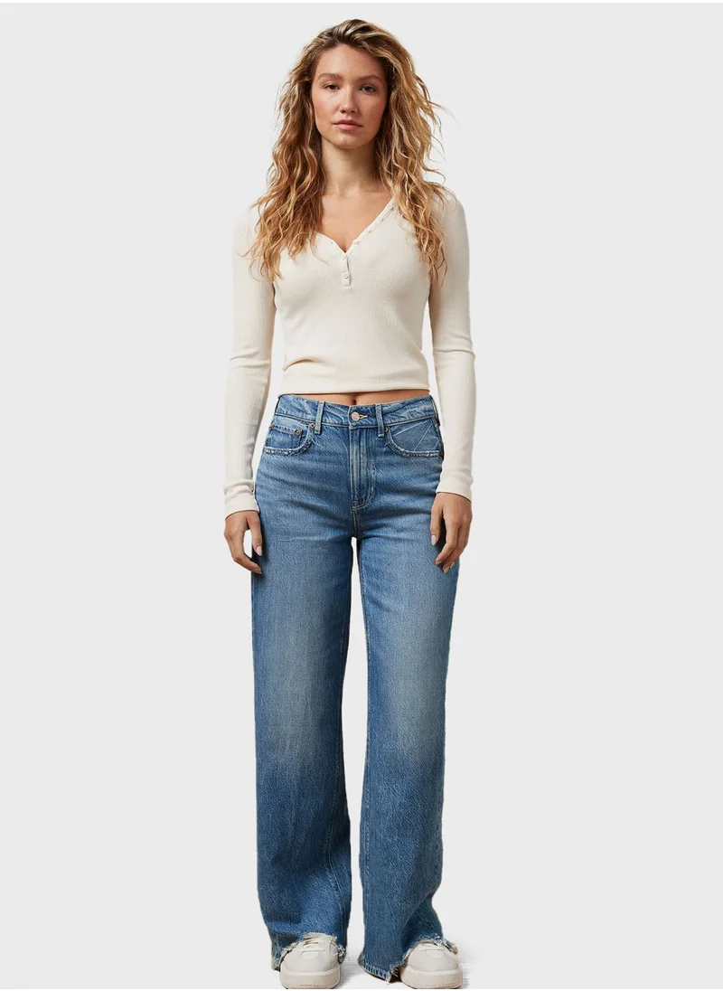 American Eagle Ripped High Rise Stright Jeans
