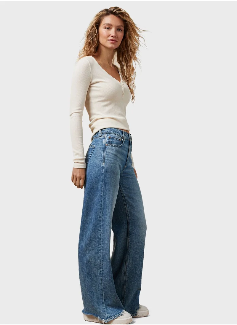 American Eagle Ripped High Rise Stright Jeans