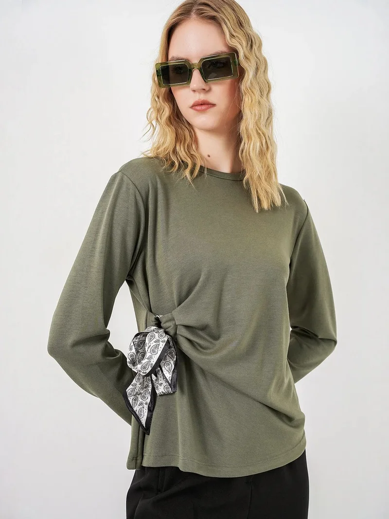 بيغ دارت BDART Women's Long-sleeved Crew Neck Top With Tie Detail