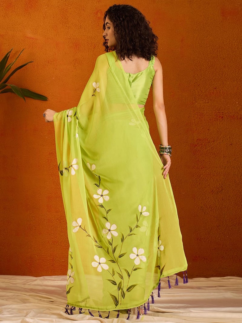 SAREE MALL Women's Light Green Daisy Floral hand paint Tassel Pallu Lightweight Summer Saree - Image 2
