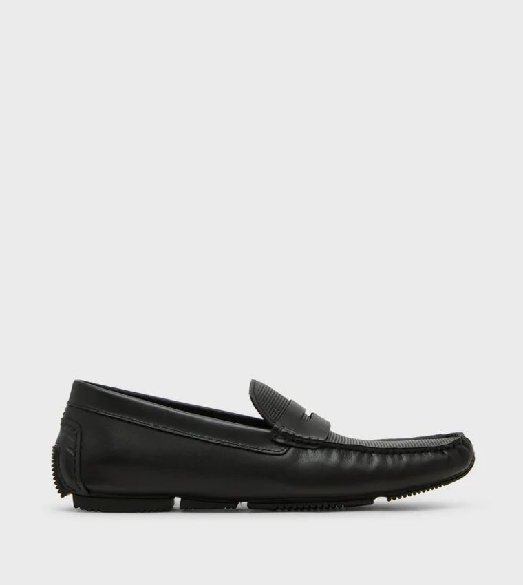 STEVE MADDEN Evaristo Textured Round Toe Loafers