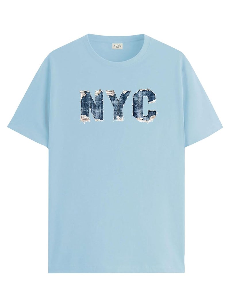 adro تي شيرت ADRO للرجال بقصة عادية بتصميم دنيم بنكهة نيويورك في اللون الأزرق السماوي - Image 1