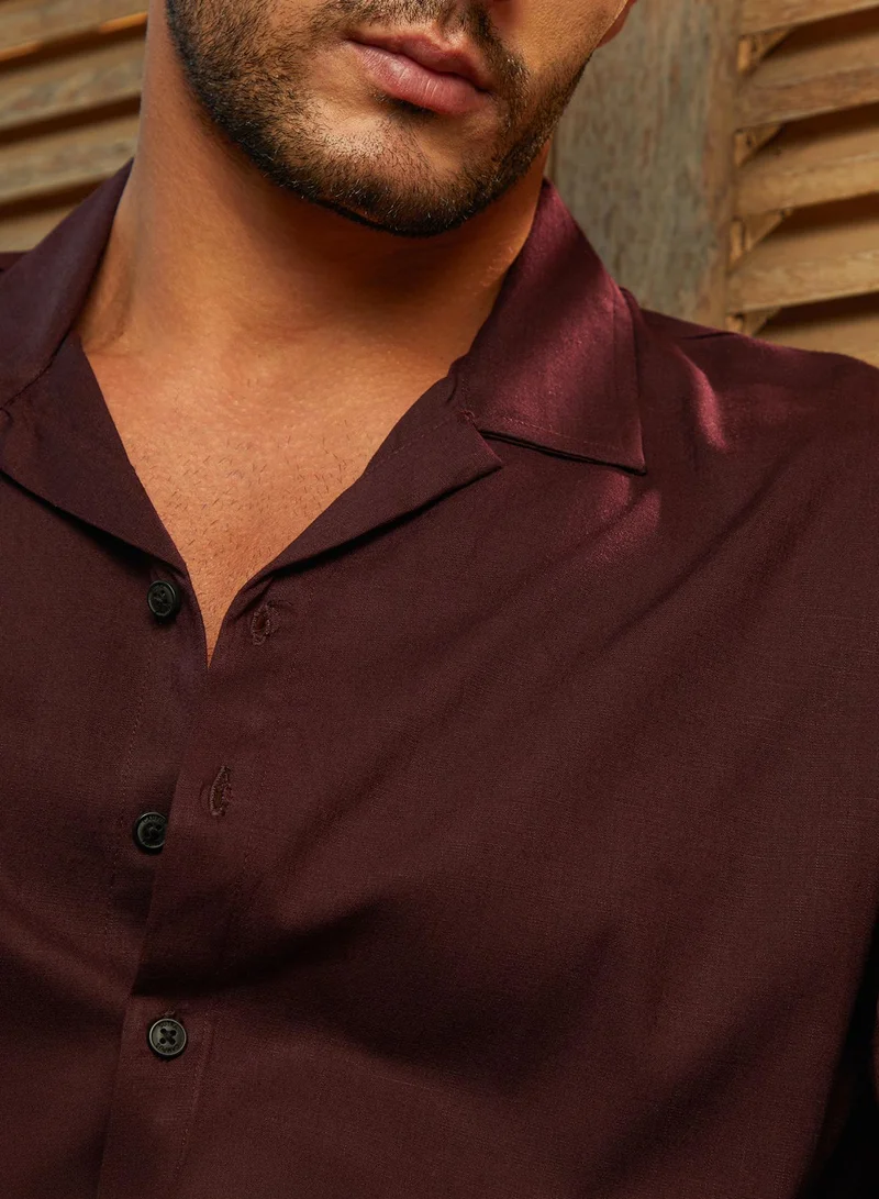 Campus Sutra Men's Wine Red Solid Resort Oversized Shirt