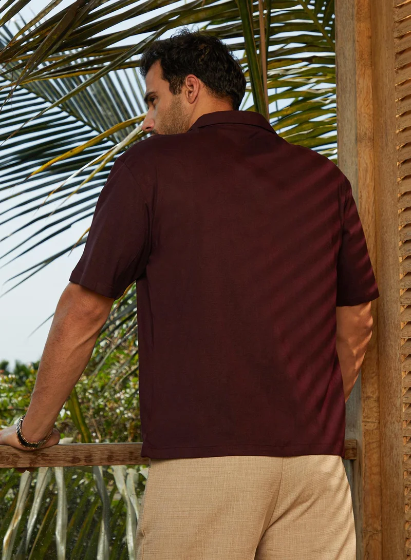 Campus Sutra Men's Wine Red Solid Resort Oversized Shirt