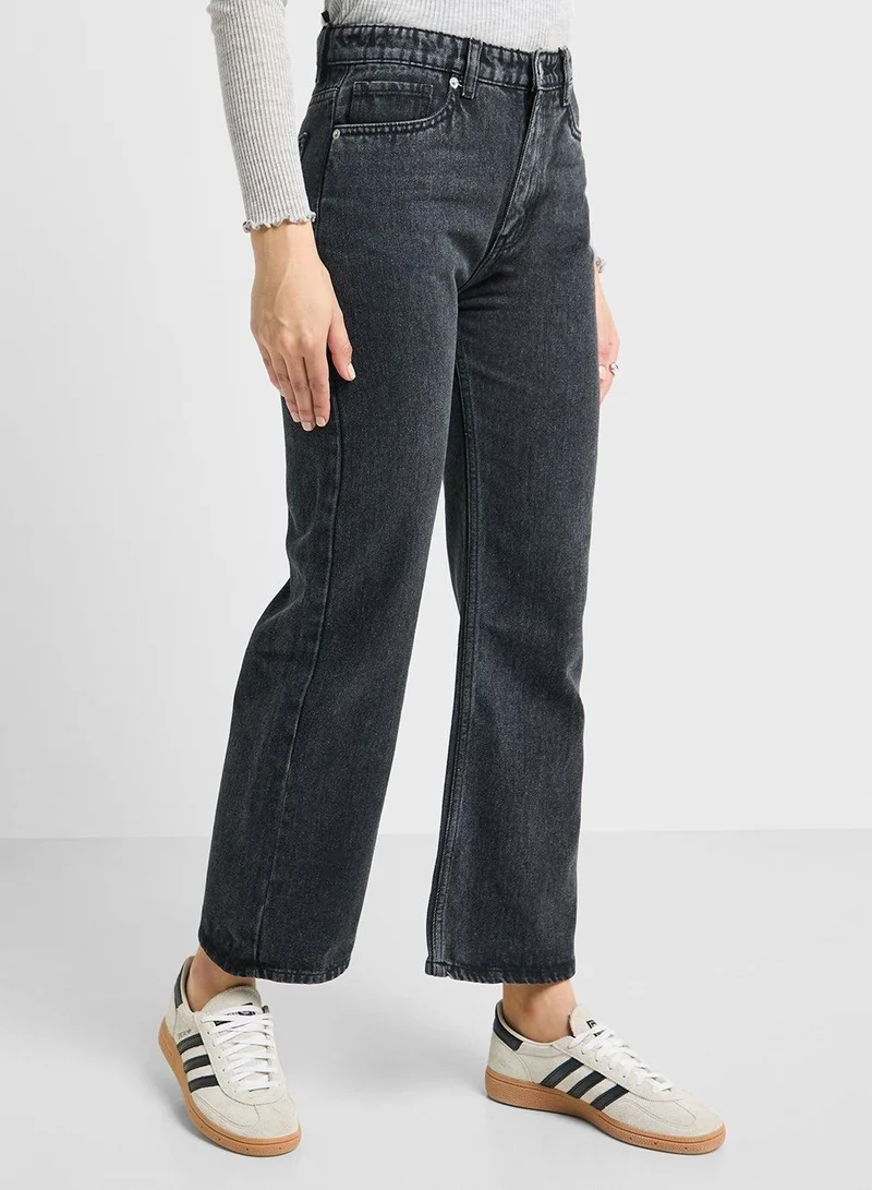 Mid Rise Straight Fit Jeans
