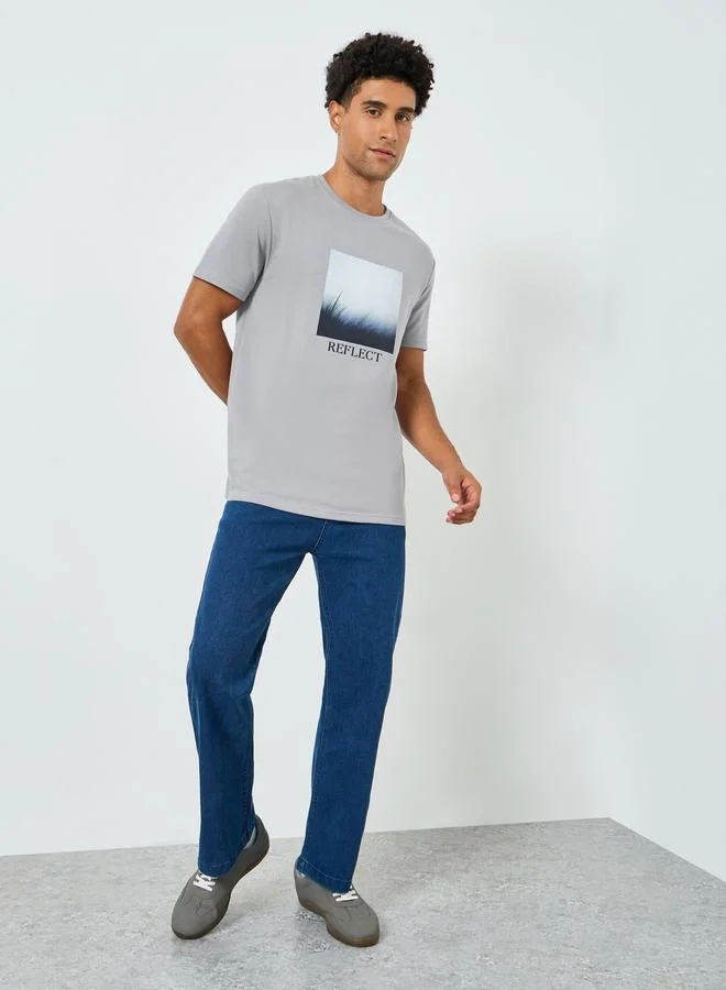 ستايلي تيشيرت بقصة عادية وطبعة جرافيك للرجال