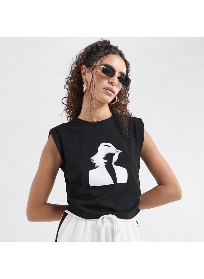 سبلاش فيڤ تيشيرت بدون أكمام بطباعة وتفاصيل كسرات - Image 1