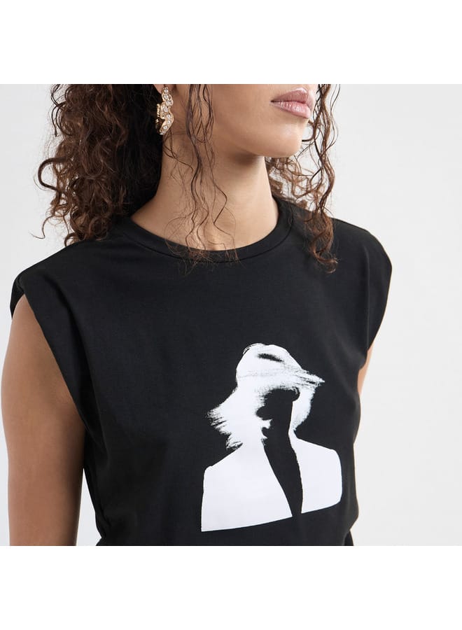 سبلاش فيڤ تيشيرت بدون أكمام بطباعة وتفاصيل كسرات - Image 4