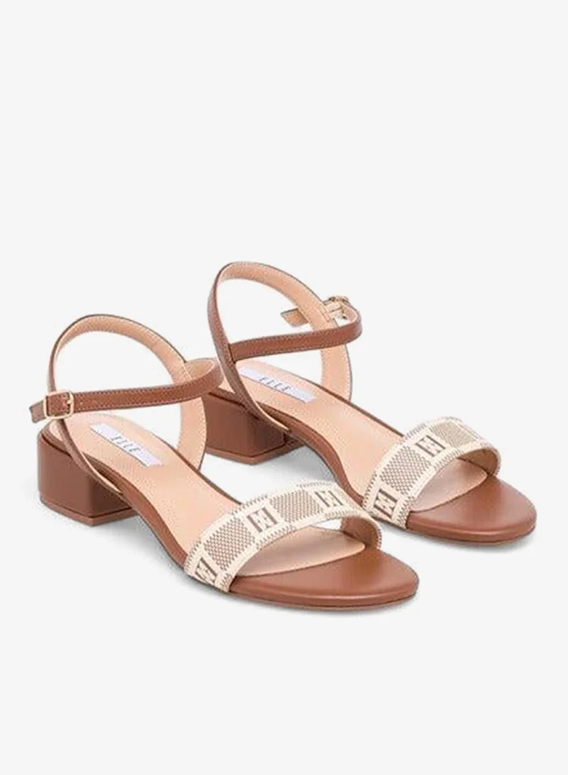 ايل صنادل بكعب عريض بتفاصيل شعار دامير وإغلاق بإبزيم للسيدات