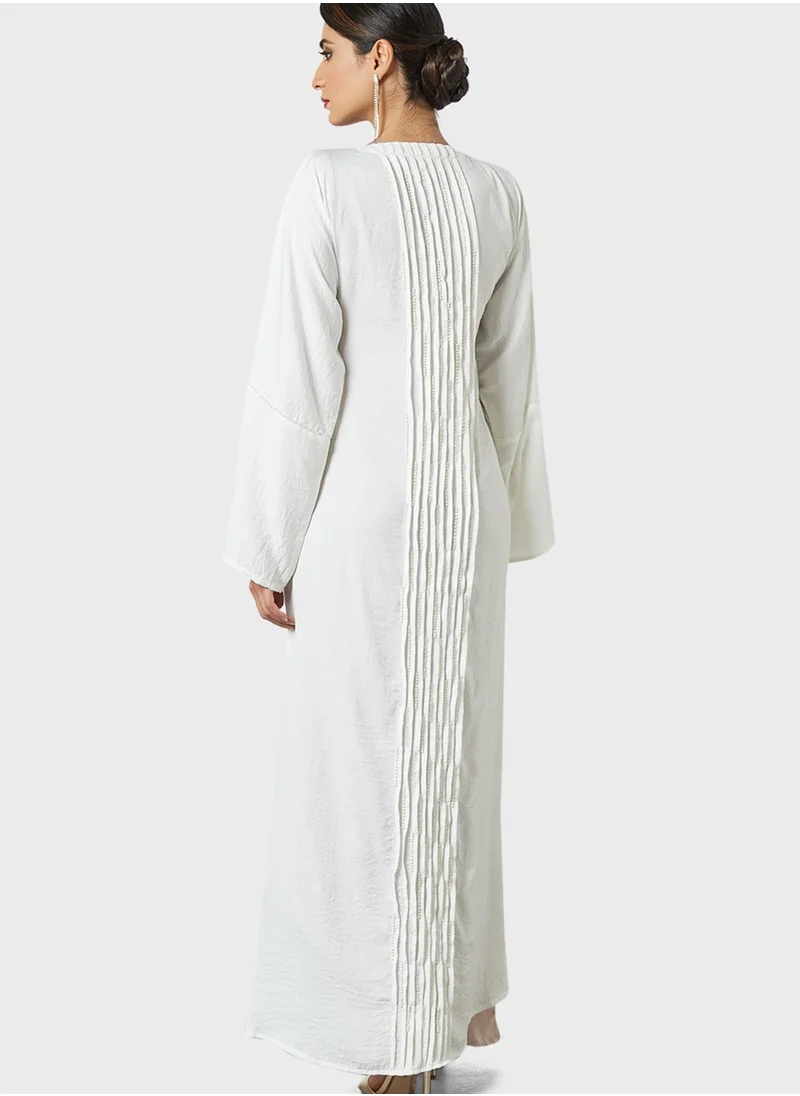 Threadz by Ajooni Pleat Embellished Abaya