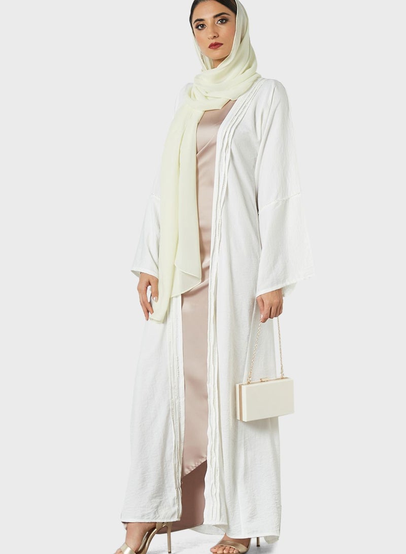 Threadz by Ajooni Pleat Embellished Abaya - Image 4