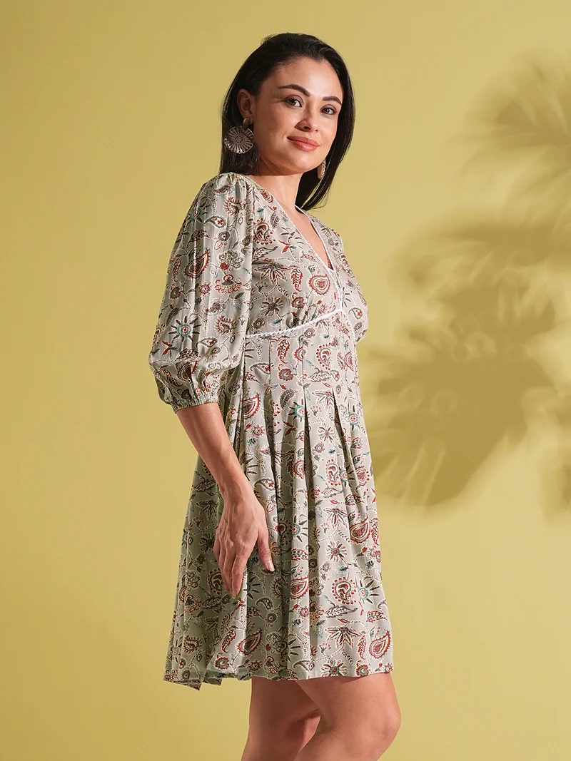 globus Globus Women V-Neck Puff Sleeves Paisley Print Lace Insert Pleated A-Line Fusion Dress