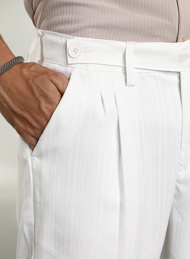 Campus Sutra Campus Sutra Men's Cream White Pleated Tailored Trousers For Casual Wear | Mid-Rise | 3 Pockets | Button Closure | Trousers Crafted With Comfort Fit For Everyday Wear