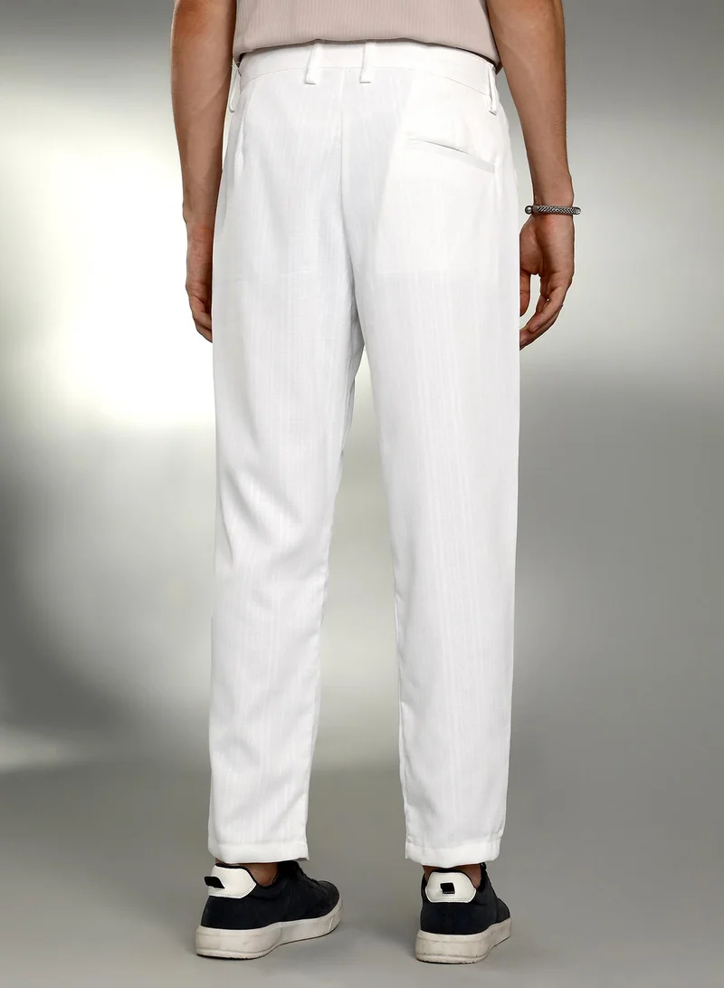 Campus Sutra Campus Sutra Men's Cream White Pleated Tailored Trousers For Casual Wear | Mid-Rise | 3 Pockets | Button Closure | Trousers Crafted With Comfort Fit For Everyday Wear