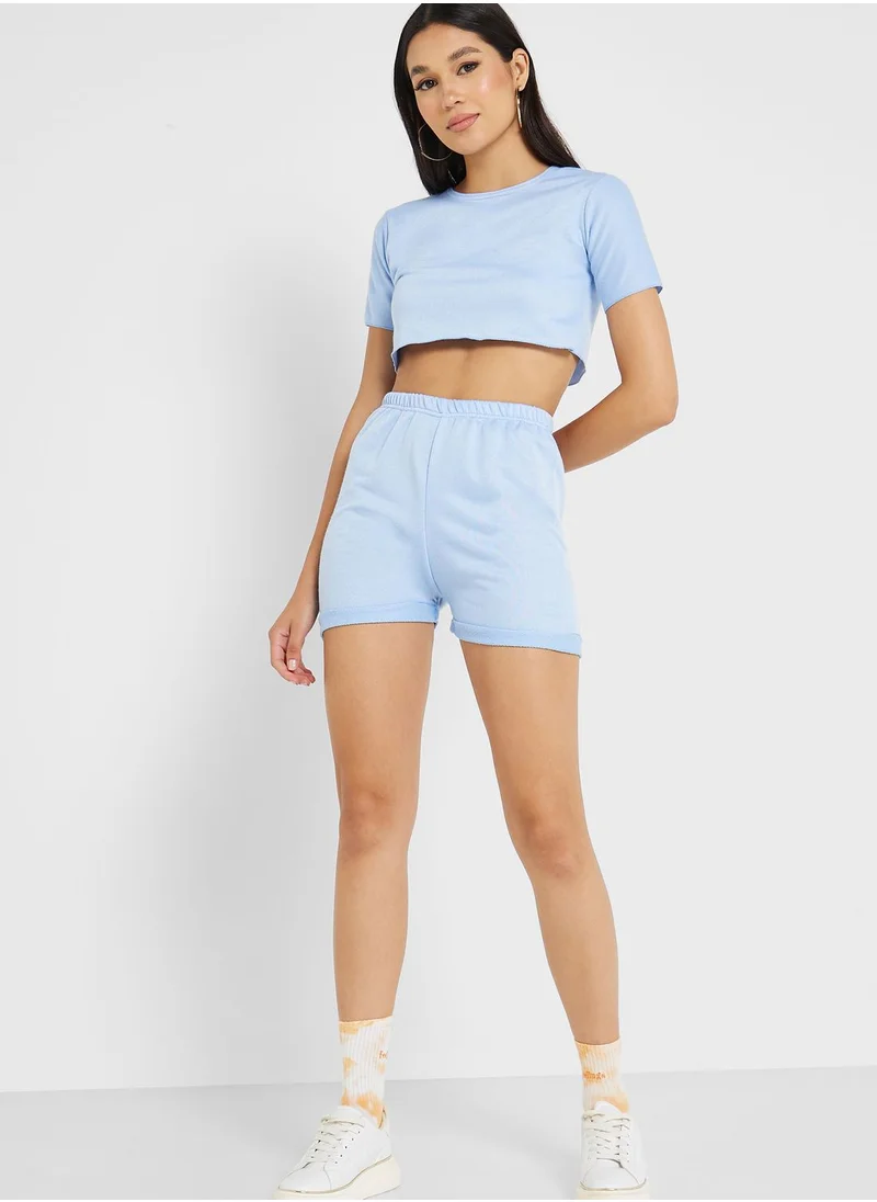 I SAW IT FIRST Crop Top With Shorts Set
