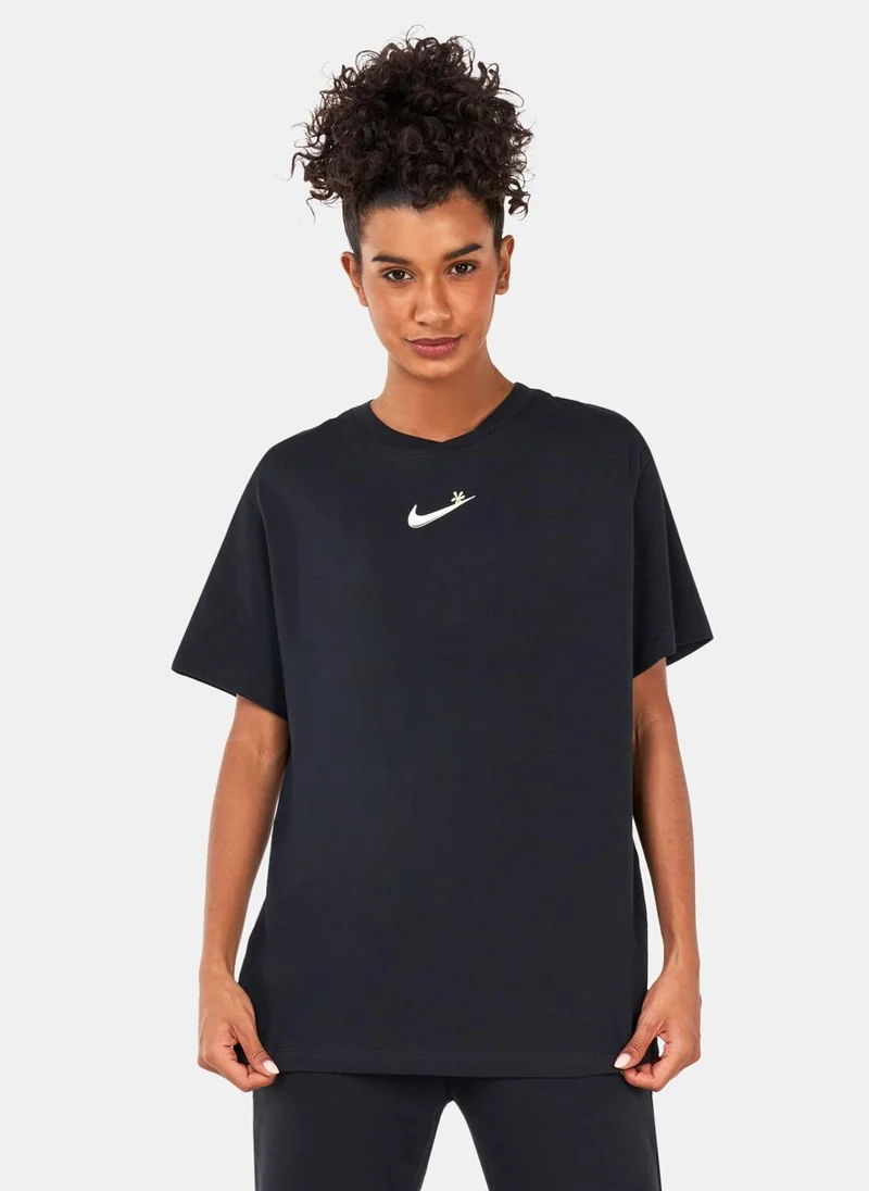Nike Women's Sportswear T-Shirt
