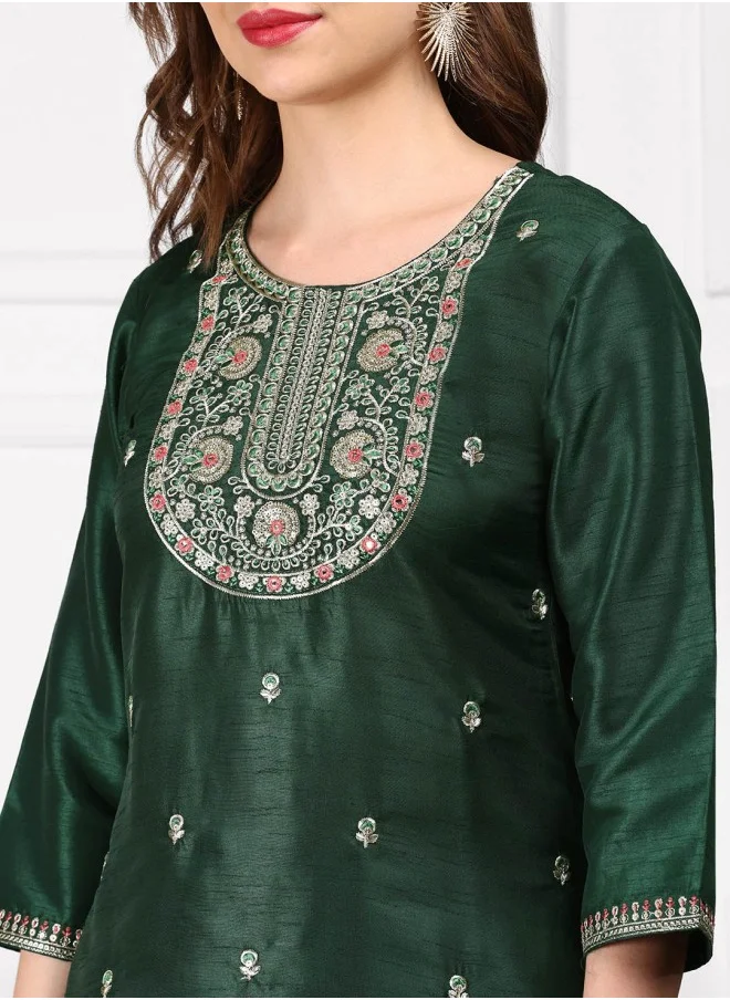 آي شين Green Ethnic Motifs Embroidered Straight Kurta & Trousers With Dupatta