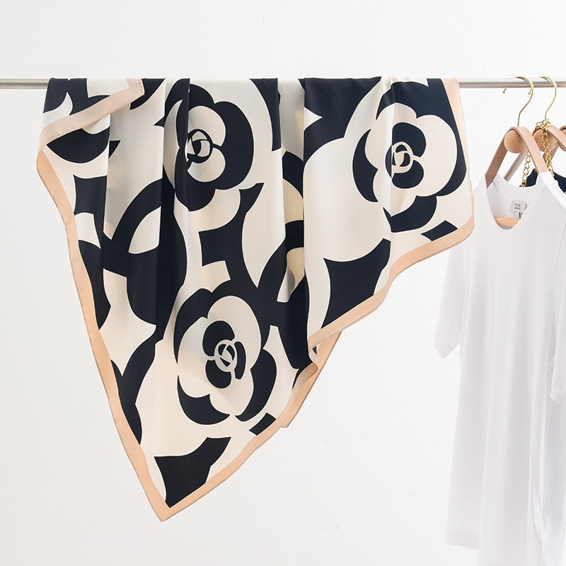 2023 High-End Silk Square Scarf Black White Floral Print Black and White 
