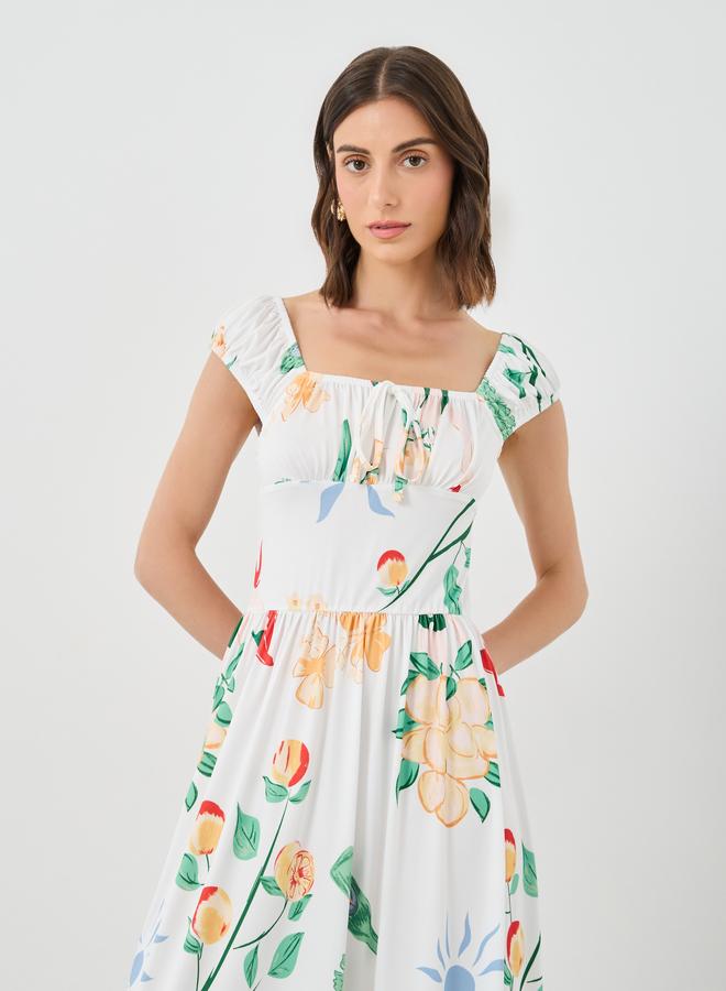 تايك تو فستان ماكسي بتفاصيل مزمومة وطبعة زهور من تيك تو - Image 3