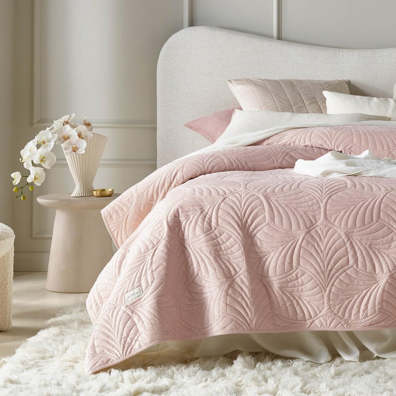 ROOM99 Feel Elegant Dusty Pink Bedspread 200 x 220 cm  Versatile Throw for Bed or Sofa  Quilted  Velvet Bedspread