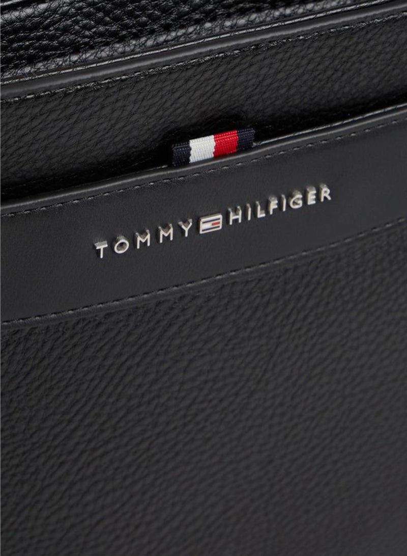 TOMMY HILFIGER Metal Logo Textured Crossbody Bag - Image 3
