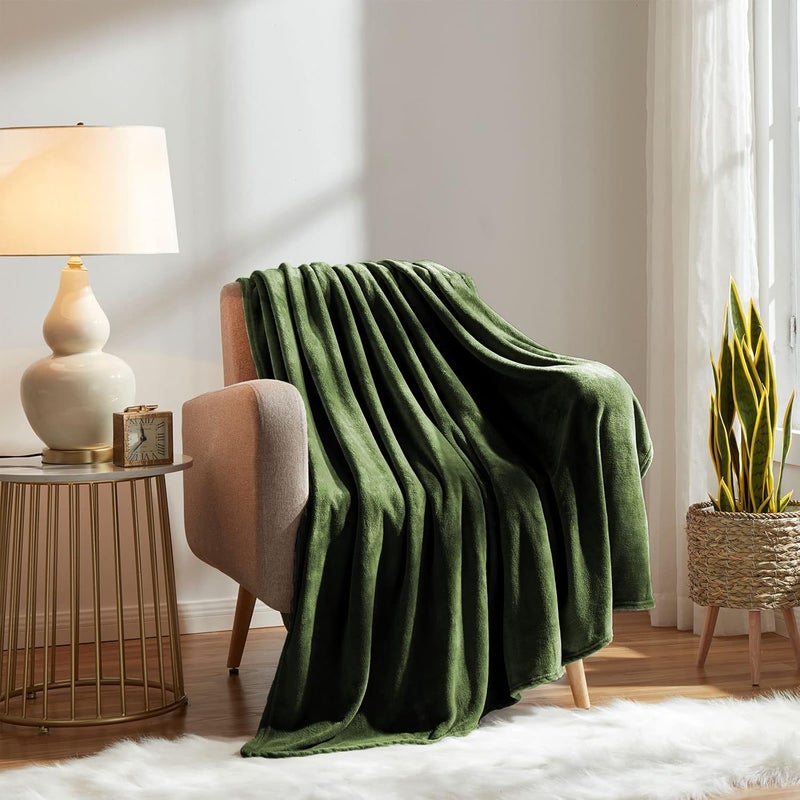 KMUSET Super Soft Throw Blanket Premium Silky Flannel Fleece Throw Size Green Microfiber Lightweight Blanket All Season Use - Image 2