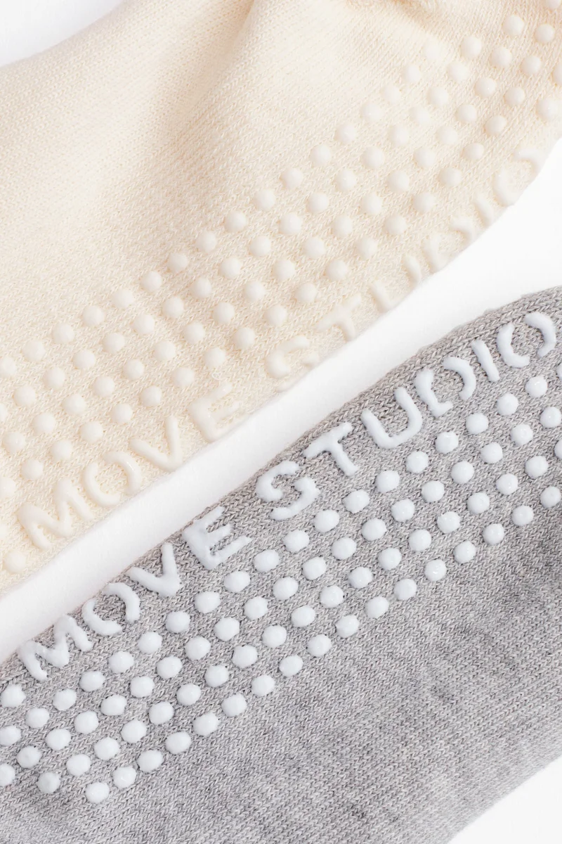 اتش اند ام جوارب يوغا - عبوة من قطعتين