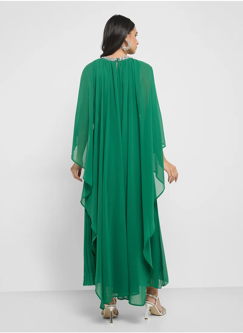 خزانة Cape Sleeved Pleated Dress